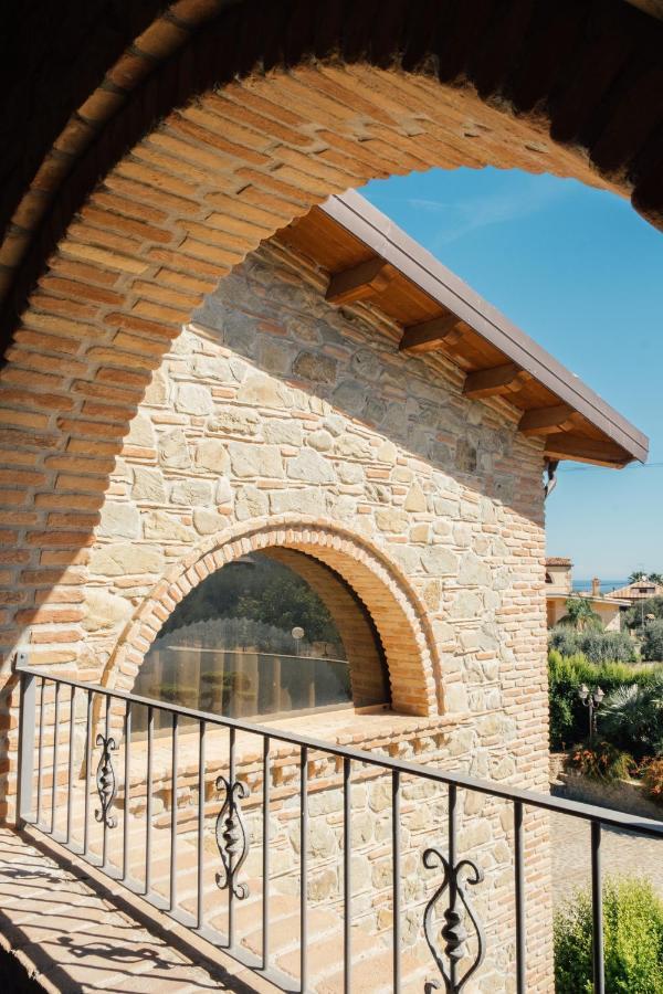 Tenuta Un Posto Al Sole Luxury B&B Rossano Stazione Exterior foto